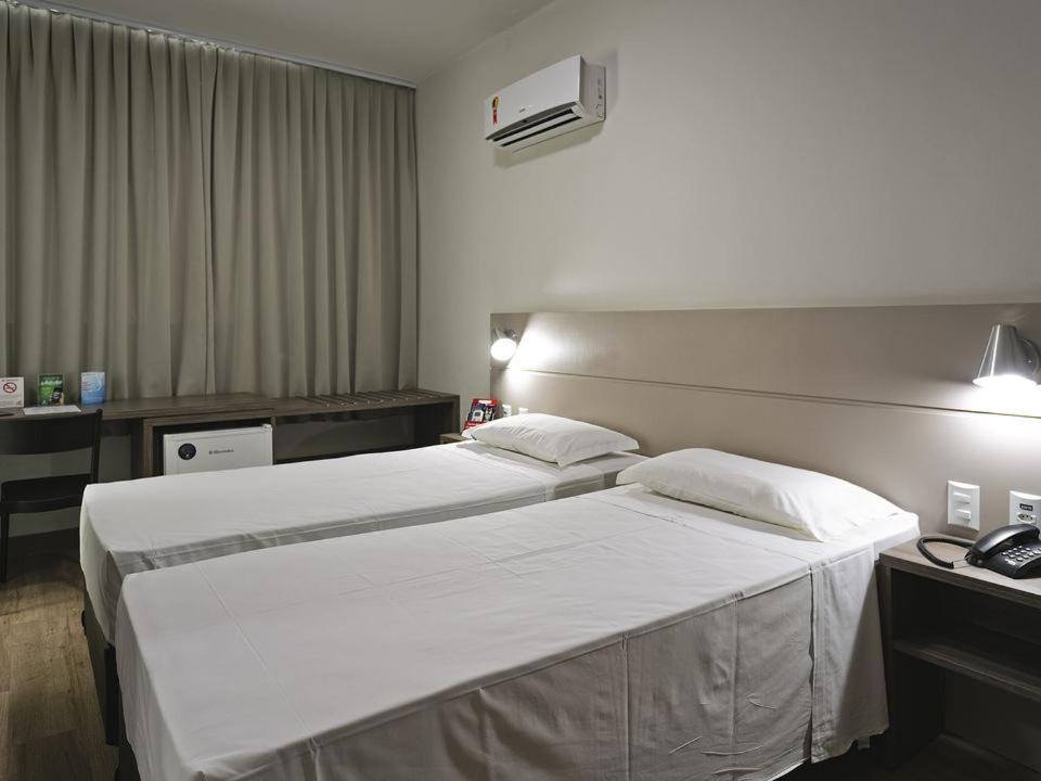 Hotel Valerim Itajai / Navegantes Exterior photo